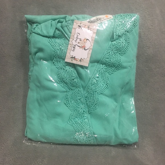 3 Pack (1S, 1M, 1L) Reseller Bundle Mint Surplice Sleeve Romper - Picture 5 of 5